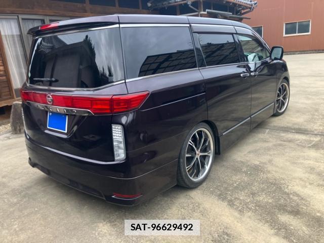 Nissan ELGRAND 2012-01 7959759-13