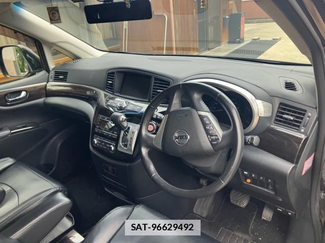 Nissan ELGRAND 2012-01 7959759-15