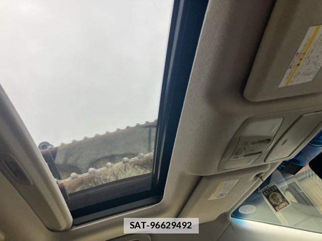 Nissan ELGRAND 2012-01 7959759-19