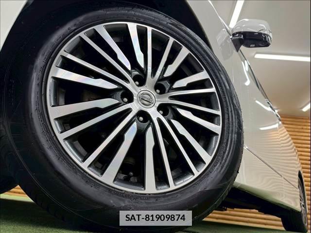 Nissan ELGRAND 2014-01 7959932-18