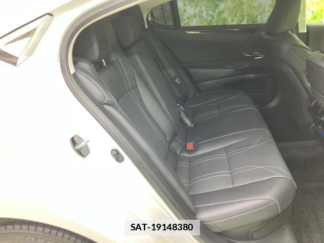 Lexus ES 2021-06 7962936-6