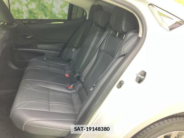 Lexus ES 2021-06 7962936-7