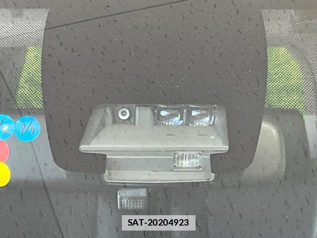 Toyota ESQUIRE 2017-02 7960512-6