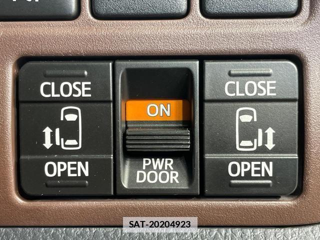 Toyota ESQUIRE 2017-02 7960512-7