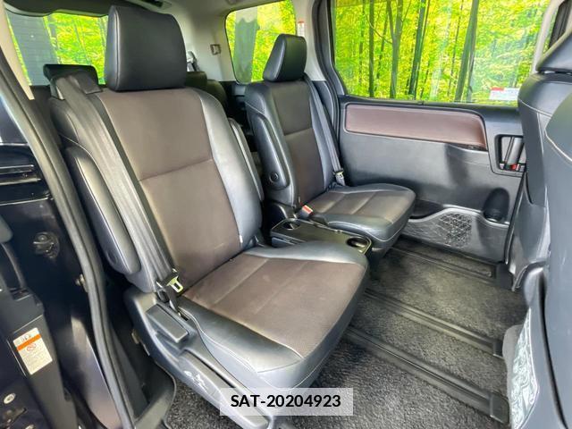 Toyota ESQUIRE 2017-02 7960512-9