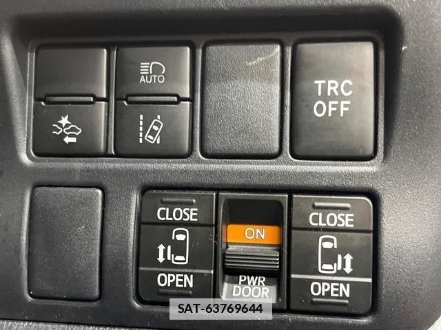 Toyota ESQUIRE 2017-06 7961655-5