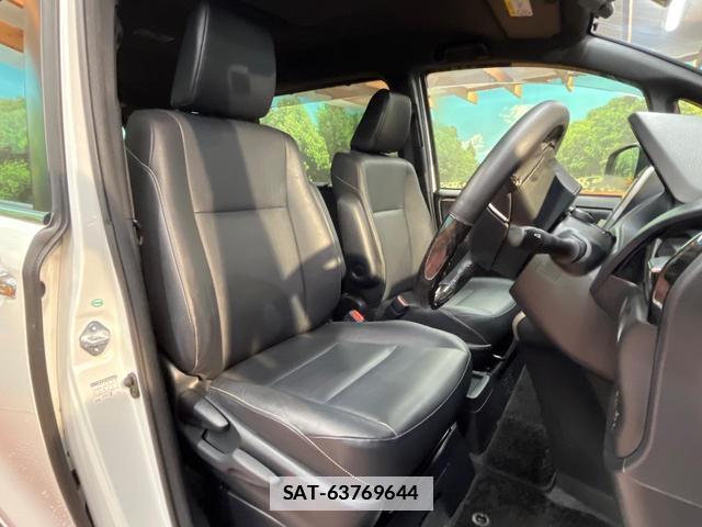 Toyota ESQUIRE 2017-06 7961655-7