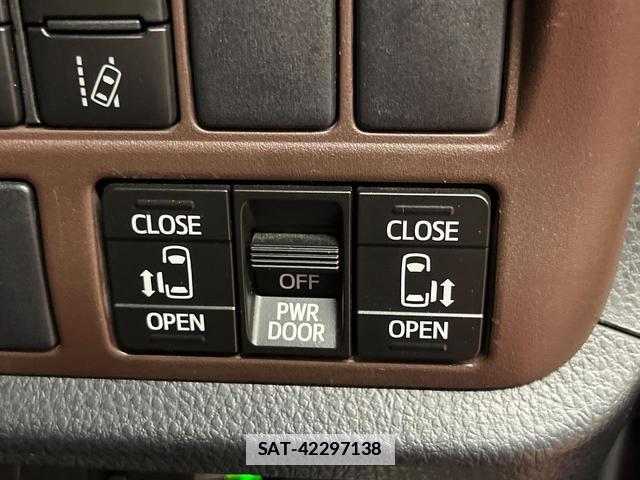 Toyota ESQUIRE 2017-02 7961669-5