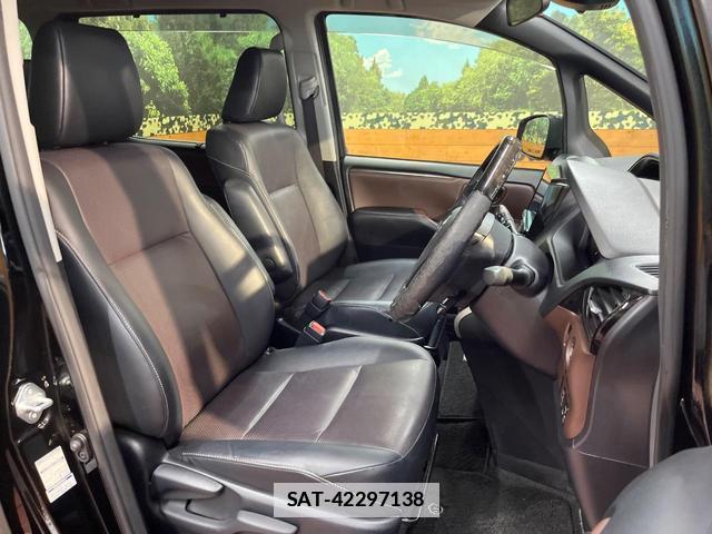 Toyota ESQUIRE 2017-02 7961669-7