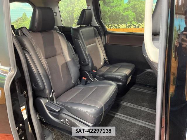 Toyota ESQUIRE 2017-02 7961669-8