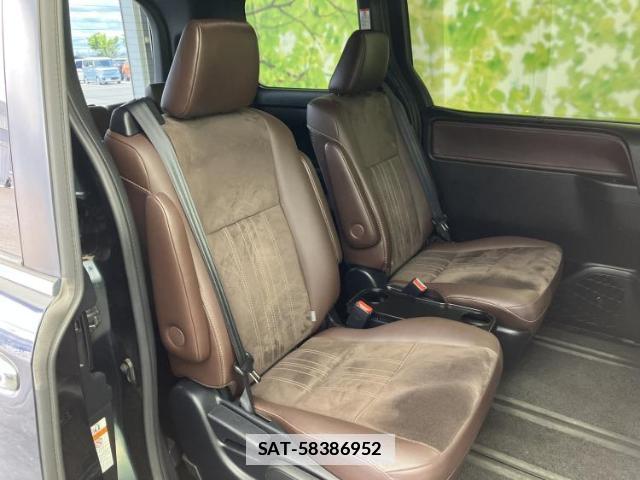 Toyota ESQUIRE 2017-07 7963028-4