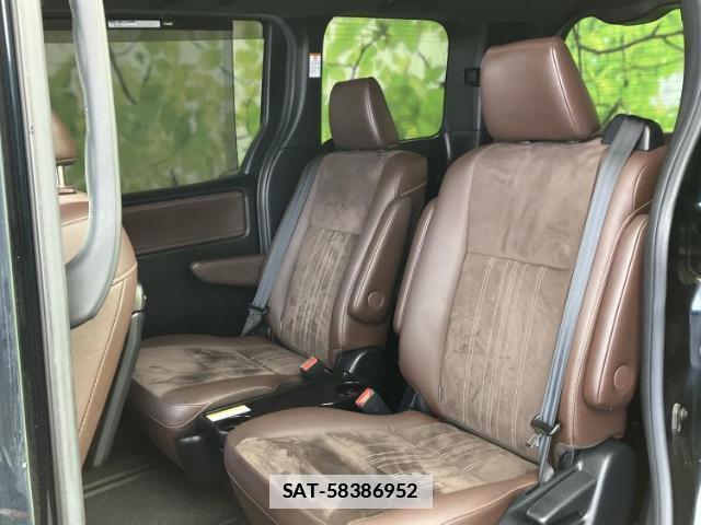 Toyota ESQUIRE 2017-07 7963028-7
