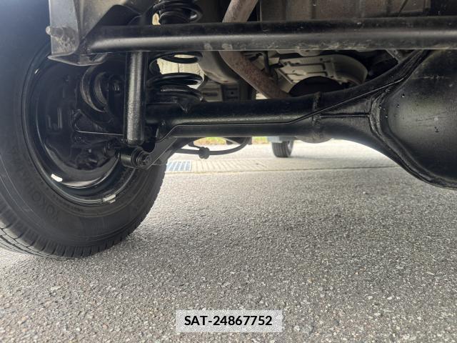 Suzuki EVERY 2013-02 7960927-11