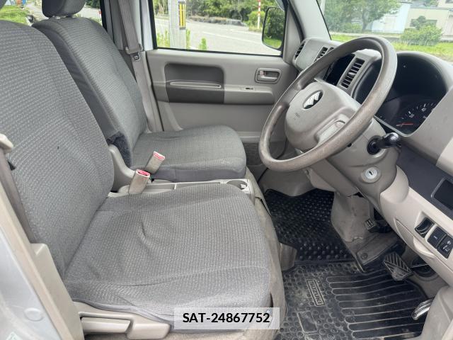 Suzuki EVERY 2013-02 7960927-12