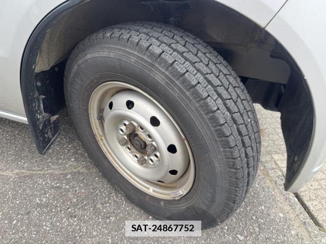 Suzuki EVERY 2013-02 7960927-19