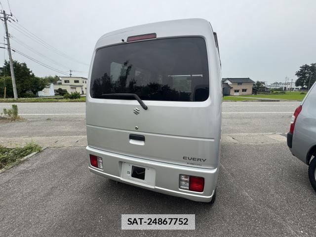Suzuki EVERY 2013-02 7960927-6