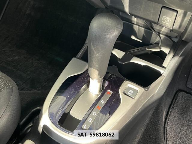 Honda FIT 2014-08 7959992-16