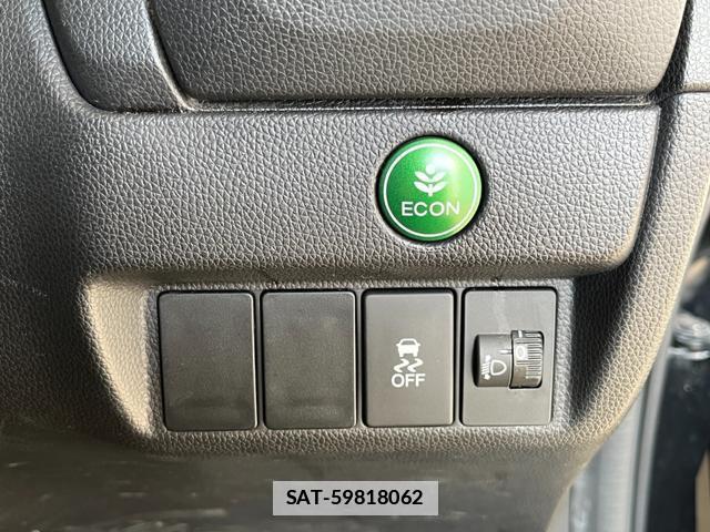 Honda FIT 2014-08 7959992-17
