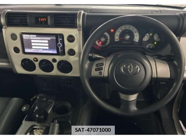 Toyota FJ CRUISER 2013-01 7960298-2