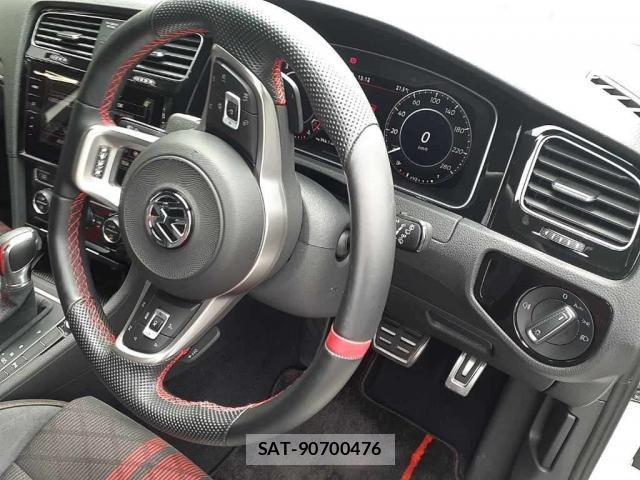 VolksWagen GOLF GTI 2020-03 7961481-2