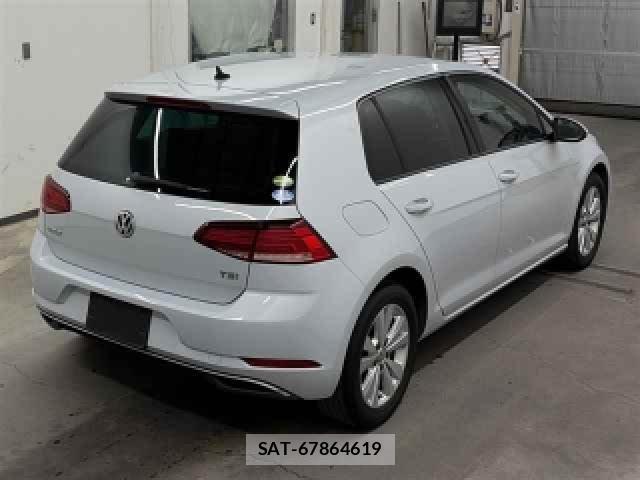 VolksWagen GOLF 2017-05 7960863-1
