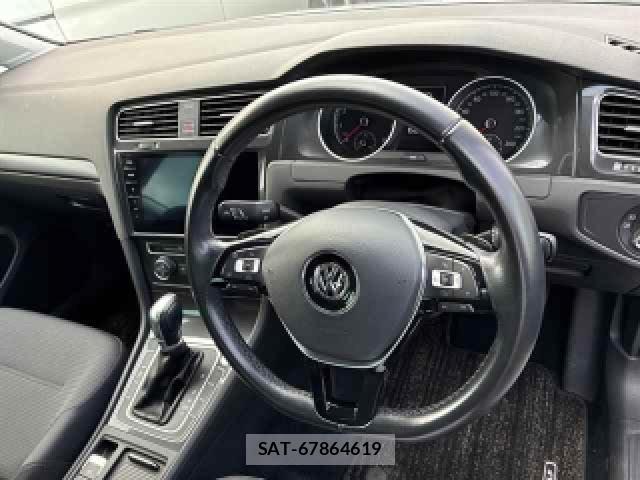 VolksWagen GOLF 2017-05 7960863-2