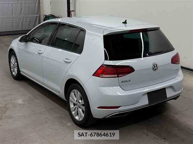VolksWagen GOLF 2017-05 7960863-4