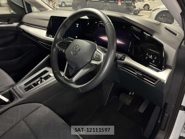 VolksWagen GOLF 2023-11 7961472-3