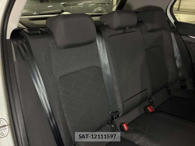 VolksWagen GOLF 2023-11 7961472-4