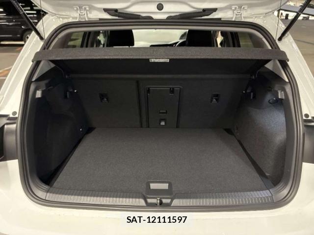 VolksWagen GOLF 2023-11 7961472-6