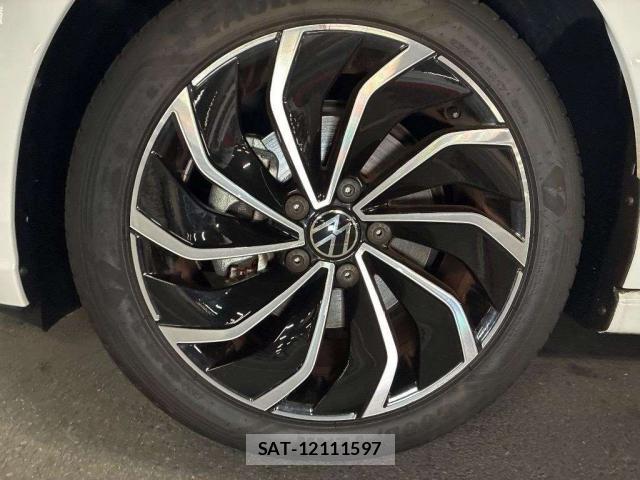 VolksWagen GOLF 2023-11 7961472-8