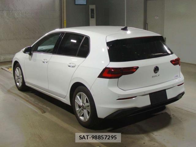 VolksWagen GOLF 2021-06 7961474-10