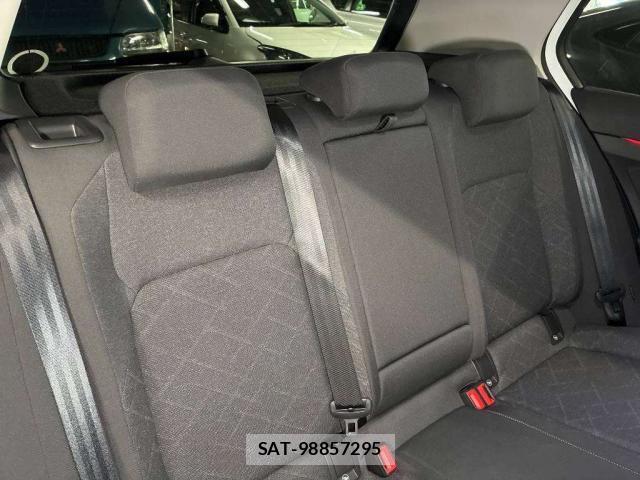 VolksWagen GOLF 2021-06 7961474-6
