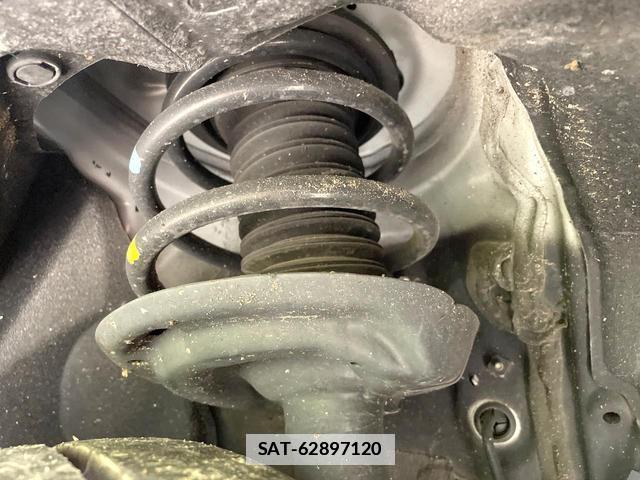 Toyota HARRIER HYBRID 2021-06 7961615-19