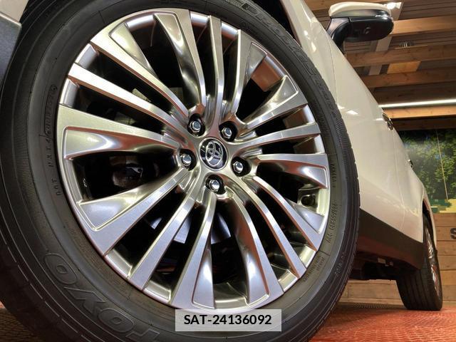 Toyota HARRIER 2020-08 7959428-12