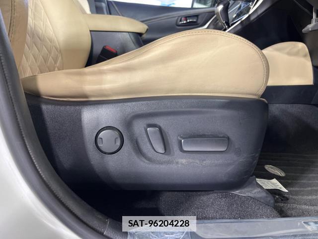 Toyota HARRIER 2016-05 7959663-6