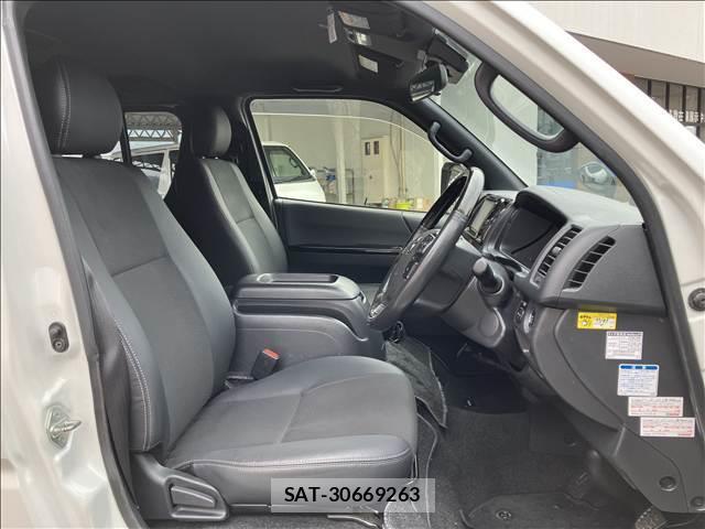 Toyota HIACE VAN 2022-06 7959397-10