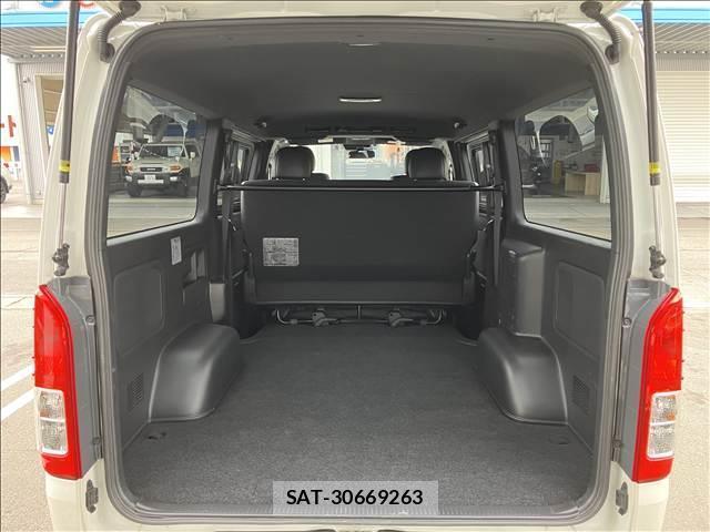 Toyota HIACE VAN 2022-06 7959397-12