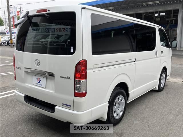 Toyota HIACE VAN 2022-06 7959397-15