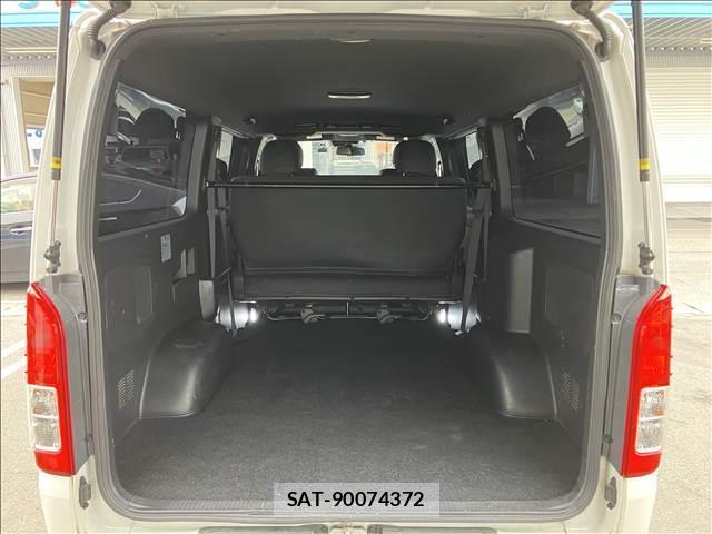 Toyota HIACE VAN 2021-10 7959398-12