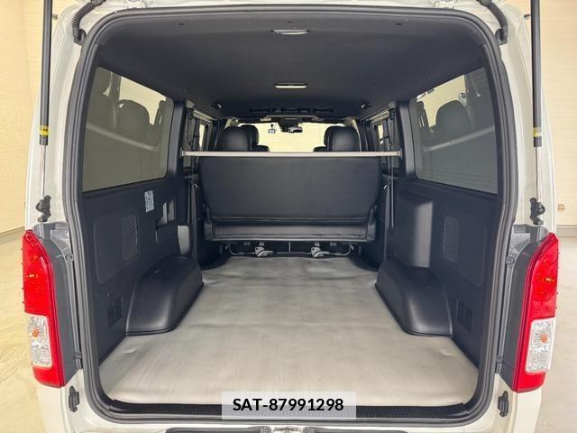 Toyota HIACE VAN 2019-10 7959937-10