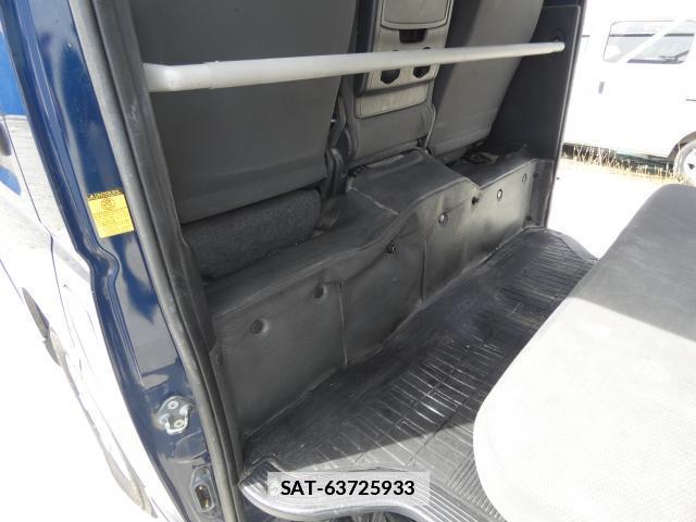 Toyota HIACE VAN 2013-07 7960544-16