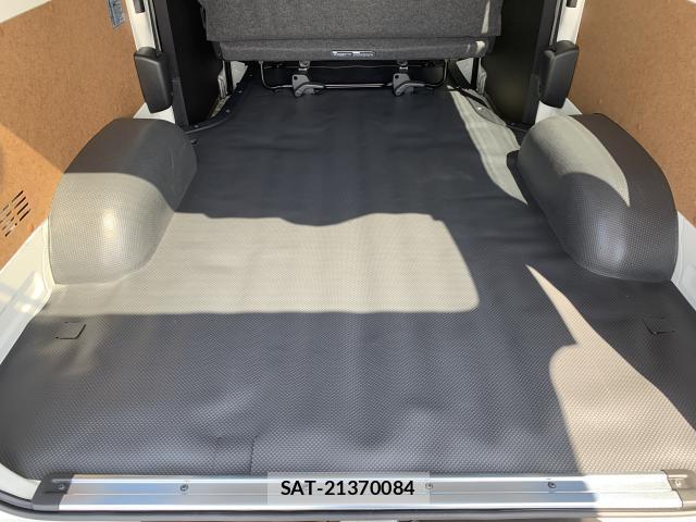 Toyota HIACE VAN 2026-06 7960603-18