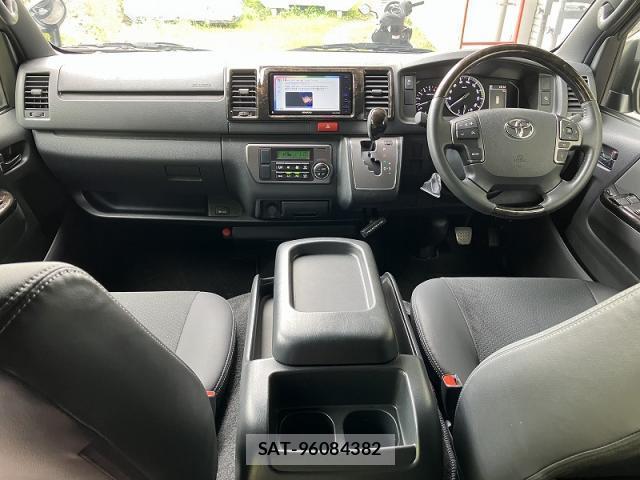 Toyota HIACE VAN 2025-06 7960982-3