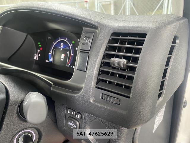Toyota HIACE VAN 2026-04 7963166-12