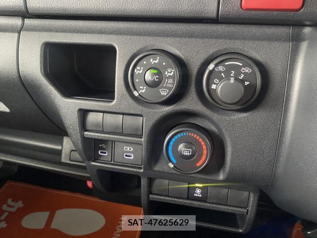 Toyota HIACE VAN 2026-04 7963166-15