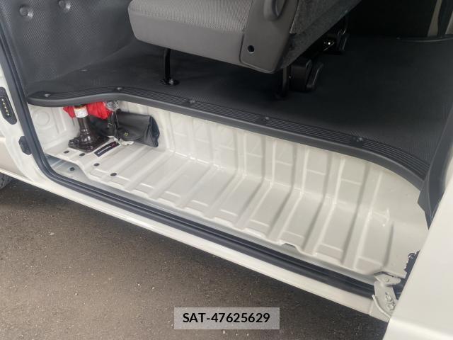 Toyota HIACE VAN 2026-04 7963166-16