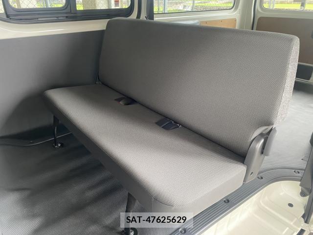 Toyota HIACE VAN 2026-04 7963166-8
