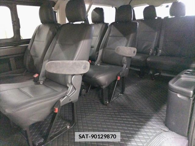 Toyota HIACE WAGON 2020-11 7960852-3