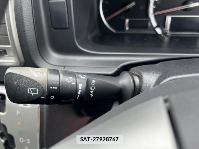 Toyota HIACE WAGON 2014-08 7961631-11